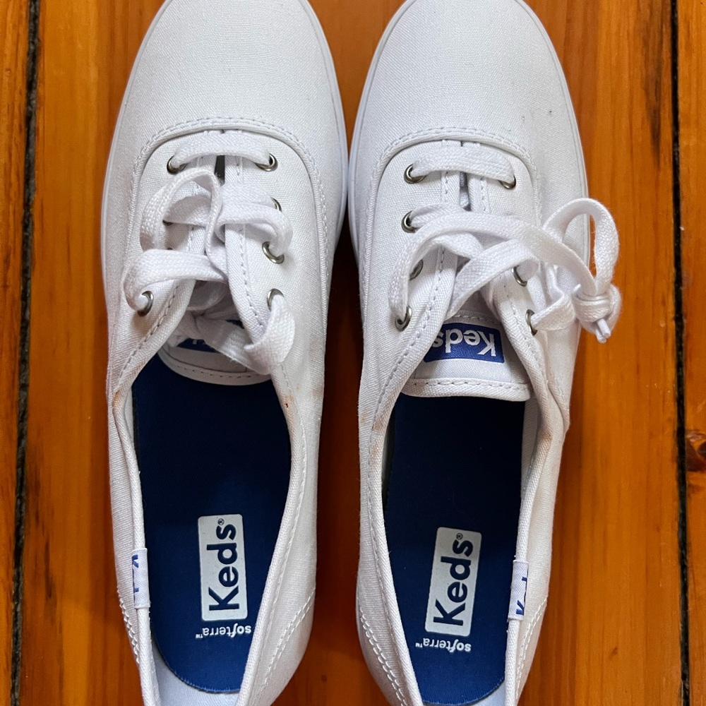 Brand New Keds Platform Lace Up Womens Old School White Sneakers